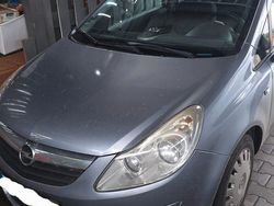 Grau Gebraucht 2007 Opel Corsa Limousine | 3.200 € (Etwas zu teuer)