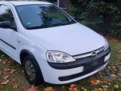 Weiß Gebraucht 2003 Opel Corsa Kleinwagen | 698 € (Guter Preis)