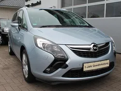 Silber Gebraucht 2014 Opel Zafira Tourer Edition Van / Kleinbus | 9.444 € (Fairer Preis)