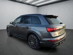 Grau Neu 2025 Audi SQ7 SUV | 111.199 € (Teuer)