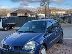 Blau Gebraucht 2002 Renault Clio II Kleinwagen | 2.449 € (Fairer Preis)