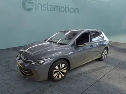Grau Gebraucht 2024 VW Golf VIII Goal Limousine | 27.400 €