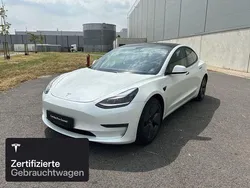 Weiß Gebraucht 2021 Tesla Model 3 Long Range Limousine | 28.300 € (Fairer Preis)
