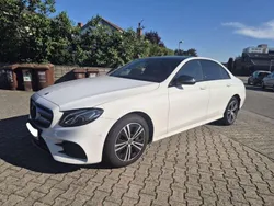 Polarweiss Gebraucht 2020 Mercedes E220 AMG line Limousine | 32.900 € (Guter Preis)