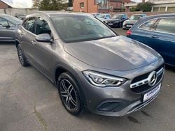 Mountaingrau Gebraucht 2021 Mercedes GLA200 Progressive SUV | 28.900 € (Guter Preis)