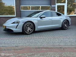 Grau Gebraucht 2022 Porsche Taycan Performance Package Limousine | 59.950 € (Superpreis)