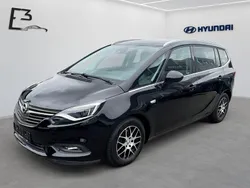 Schwarz Gebraucht 2017 Opel Zafira Innovation Van / Kleinbus | 13.990 € (Fairer Preis)