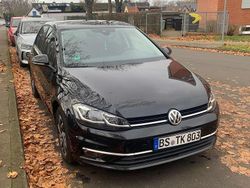 Schwarz Gebraucht 2018 VW Golf VII Limousine | 15.500 € (Etwas zu teuer)