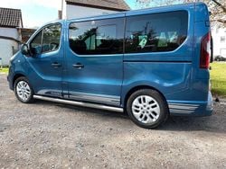 Blau Gebraucht 2017 Opel Vivaro Van / Kleinbus | 21.900 €