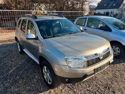 Grau Gebraucht 2012 Dacia Duster Lauréate SUV | 6.900 € (Fairer Preis)