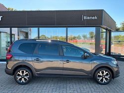 Grau Gebraucht 2022 Dacia Jogger Comfort Van / Kleinbus | 16.850 € (Etwas zu teuer)