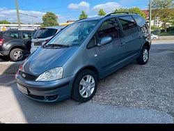 Grau Gebraucht 2001 Ford Galaxy Ghia Van / Kleinbus | 4.750 € (Teuer)
