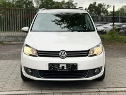Weiß Gebraucht 2013 VW Touran Life Van / Kleinbus | 7.999 € (Superpreis)