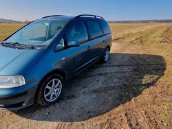 Blau Gebraucht 2002 VW Sharan Van / Kleinbus | 3.300 €