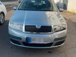 Silber Gebraucht 2006 Skoda Fabia Kleinwagen | 1.750 € (Fairer Preis)