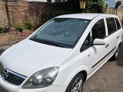 Weiß Gebraucht 2009 Opel Zafira Van / Kleinbus | 999 € (Superpreis)