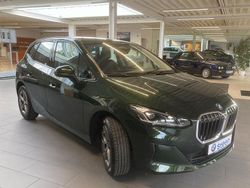 Sanremo green metallic Gebraucht 2024 BMW 218 Active Tourer Van / Kleinbus | 32.490 € (Fairer Preis)