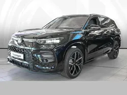 Schwarz (grenadillschwarz metallic) Neu 2025 VW Tayron Style SUV | 67.680 € (Teuer)