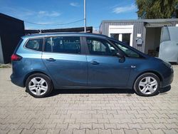 Blau Gebraucht 2014 Opel Zafira Tourer Edition Van / Kleinbus | 4.600 € (Fairer Preis)