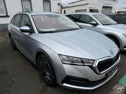 Silber Gebraucht 2021 Skoda Octavia Clever Kombi | 20.900 €