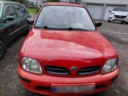Rot Gebraucht 2000 Nissan Micra Kleinwagen | 450 € (Guter Preis)