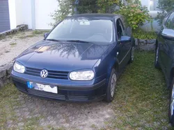 Blau Gebraucht 2000 VW Golf IV Basis Limousine | 850 € (Fairer Preis)