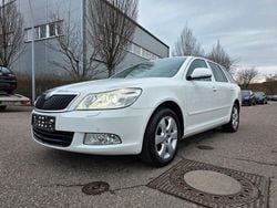 Weiß Gebraucht 2009 Skoda Octavia Elegance Kombi | 3.999 € (Superpreis)