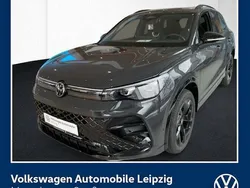 Uranograu uni Gebraucht 2024 VW Tiguan R-line SUV | 49.930 €