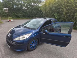 Blau Gebraucht 2006 Peugeot 207 Limousine | 1.350 € (Fairer Preis)