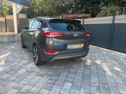 Braun Gebraucht 2015 Hyundai Tucson SUV | 15.500 €
