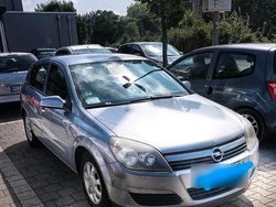 Blau Gebraucht 2006 Opel Astra Limousine | 1.500 €