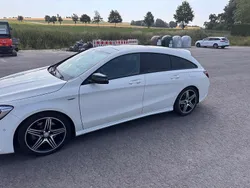 Weiß Gebraucht 2017 Mercedes CLA250 Shooting Brake AMG line Kombi | 24.000 €