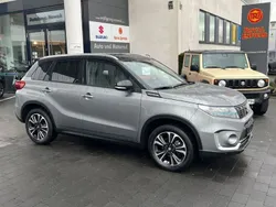 Grau Gebraucht 2021 Suzuki Vitara Comfort+ SUV | 20.990 € (Etwas zu teuer)