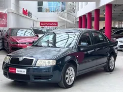 Canadiangrün metallic Gebraucht 2002 Skoda Superb Comfort Limousine | 1.999 € (Superpreis)