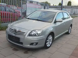 Light olive mica metallic Gebraucht 2006 Toyota Avensis Executive Kleinwagen | 3.650 € (Fairer Preis)