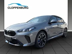 Grau Neu 2025 BMW 120 M Sport Kleinwagen | 42.490 € (Teuer)