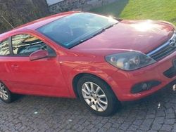 Rot Gebraucht 2007 Opel Astra GTC Coupé | 1.350 € (Fairer Preis)