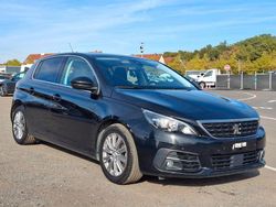 Schwarz Gebraucht 2021 Peugeot 308 Allure Limousine | 7.999 €