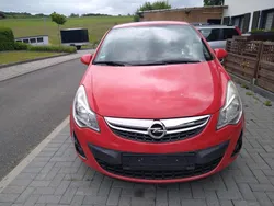 Rot Gebraucht 2011 Opel Corsa Kleinwagen | 3.000 € (Fairer Preis)