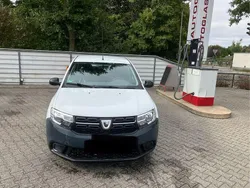 Weiß Gebraucht 2017 Dacia Sandero Essentiel Kleinwagen | 4.000 € (Guter Preis)