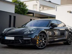 Schwarz Gebraucht 2018 Porsche Panamera Turbo S Limousine | 118.900 €