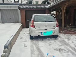 Silber Gebraucht 2009 Dacia Sandero Kleinwagen | 999 € (Guter Preis)