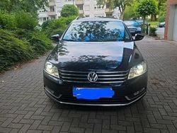 Schwarz Gebraucht 2014 VW Passat Edition Kombi | 11.500 € (Fairer Preis)