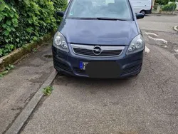 Blau Gebraucht 2006 Opel Zafira Basis Van / Kleinbus | 3.999 € (Teuer)