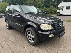 Schwarz Gebraucht 2003 Mercedes ML270 SUV | 5.990 €
