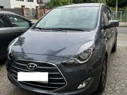 Grau Gebraucht 2018 Hyundai ix20 Space Van / Kleinbus | 11.000 € (Guter Preis)