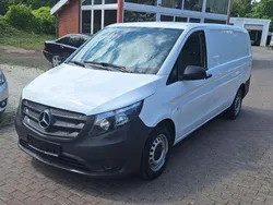 Blau Gebraucht 2016 Mercedes Vito Van / Kleinbus | 18.790 €