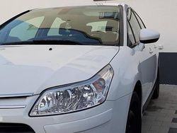 Weiß Gebraucht 2010 Citroën C4 Tonic Limousine | 3.800 € (Teuer)