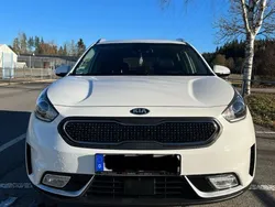 Weiß Gebraucht 2017 Kia Niro Vision SUV | 12.400 € (Fairer Preis)