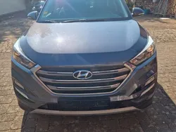 Grau Gebraucht 2017 Hyundai Tucson SUV | 18.000 € (Etwas zu teuer)